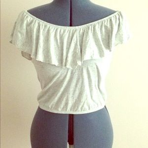 Cropped shoulder shirt